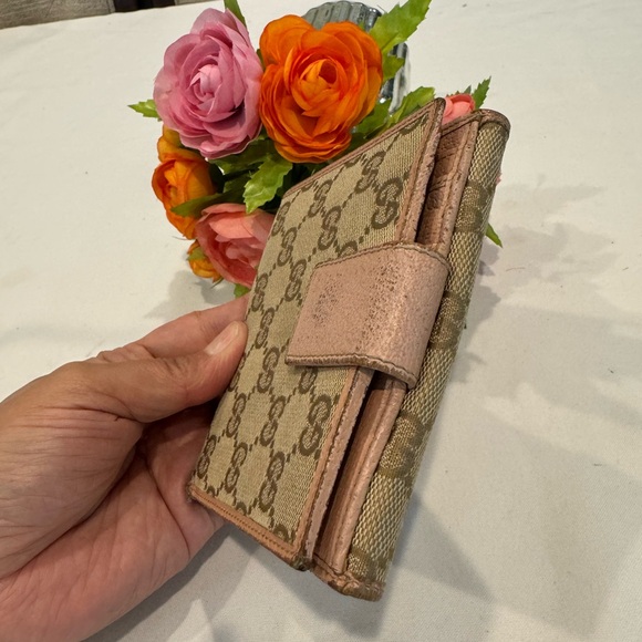 Authentic Gucci short wallet - Picture 13 of 14